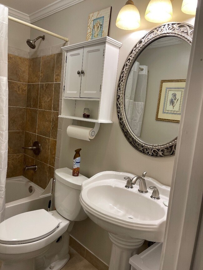 Building Photo - 1430 Juneau Way