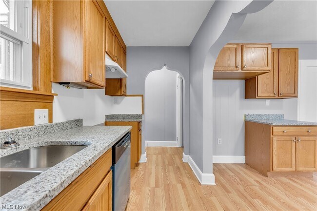 Building Photo - 17604 Mapleboro Ave