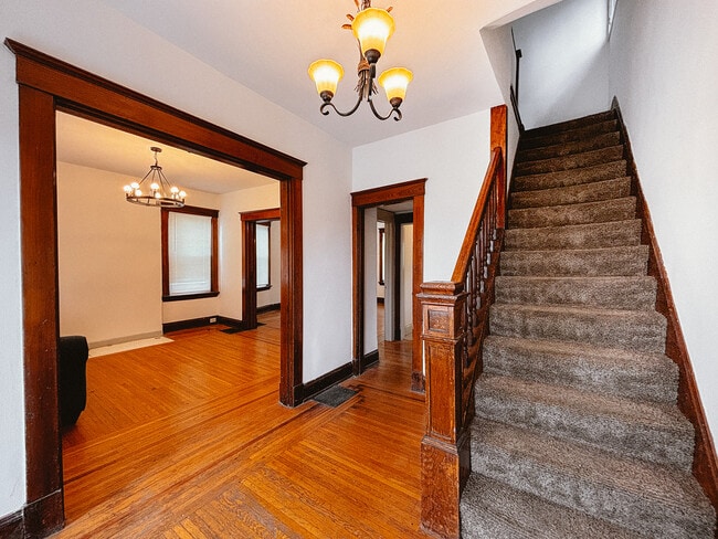 Building Photo - 3550 Woodburn Ave