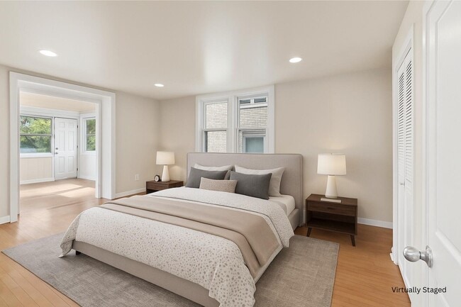 Building Photo - 1115 E Knapp St