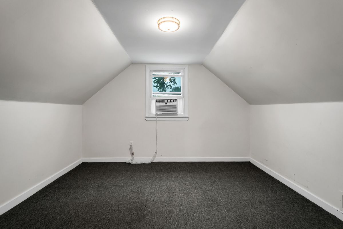 Building Photo - 203 Orchard St