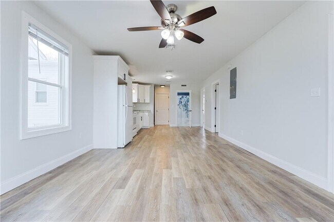 Building Photo - 214 Silver Spring St