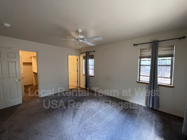 Building Photo - 6087 E Mountain Oaks Dr