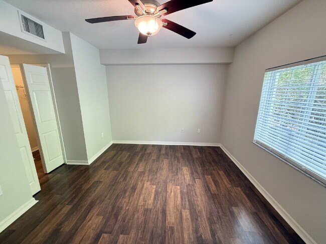 Building Photo - FIRST-FLOOR 3 BEDROOM CONDO IN VILLAGES OF BLOOMINGDALE!