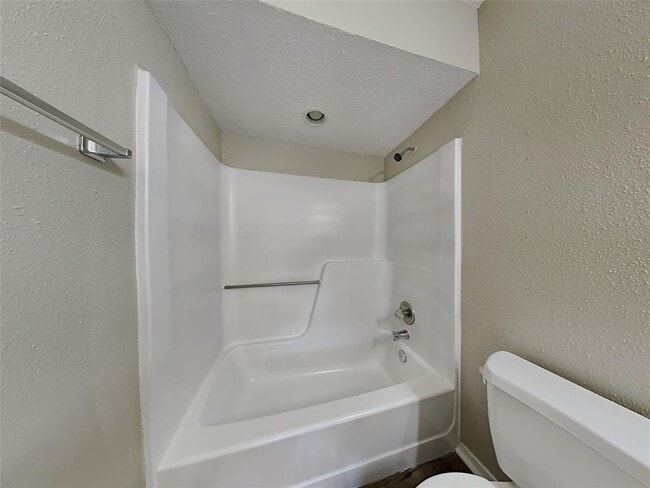Building Photo - 7323 Silver Star Dr