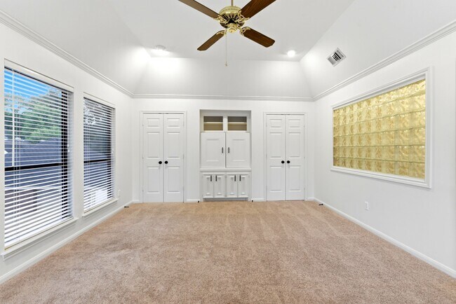 Building Photo - 5626 Spring Lodge Dr