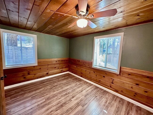 Building Photo - 54120 Pine Crest Ave