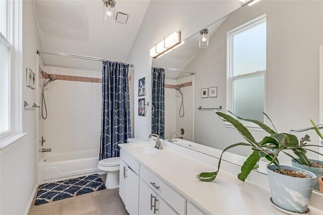 Building Photo - 5606 Sedgefield Dr