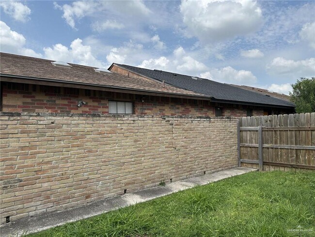 Building Photo - 700 W Iris Ave