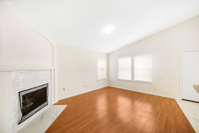 Building Photo - 315 Brushy Glen Dr
