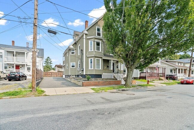 Primary Photo - 30 Melvin Ave