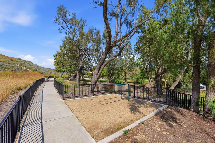 Building Photo - 30845 Catarina Dr