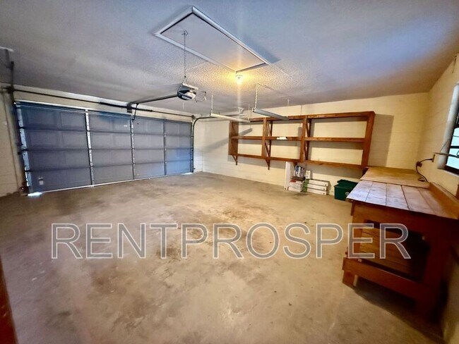 Building Photo - 1103 Dappled Elm Ln