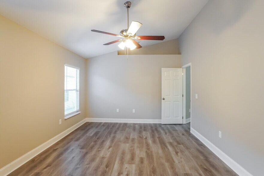 Building Photo - 658 Brightview Dr