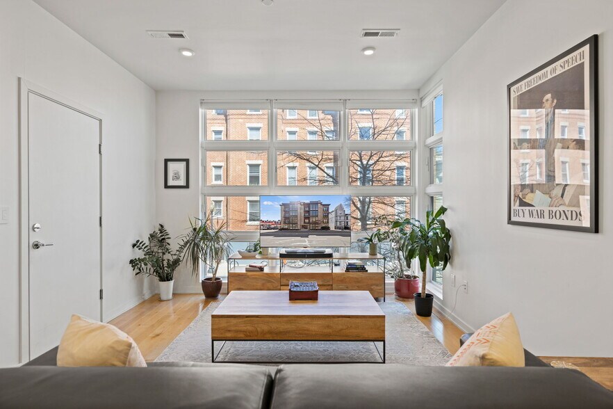 Primary Photo - 31 Florida Ave NW