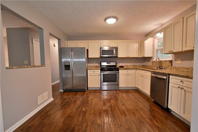 Building Photo - 459 Ridgetop Dr NW
