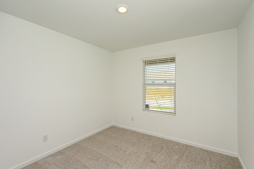 Building Photo - 10721 Revolver Dr