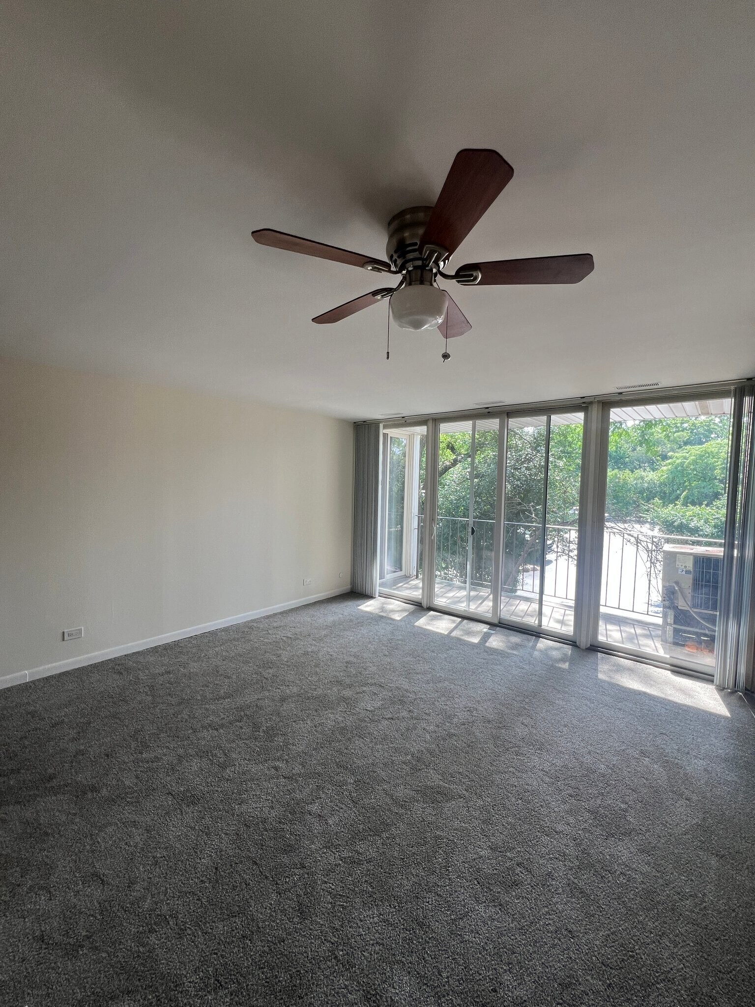 Building Photo - 5550 Abbey Dr