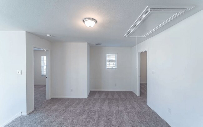 Building Photo - 200 Copper Lily Dr