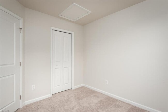 Building Photo - 701 Lakeview Cove