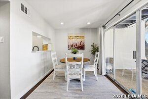 Building Photo - 1135 Parkview Dr