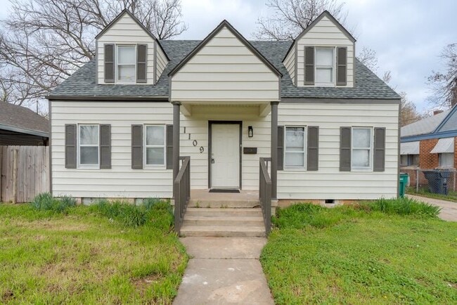 Building Photo - The 26th St. Gable House