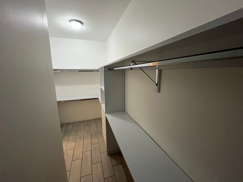 Building Photo - 1723 W Marlin St