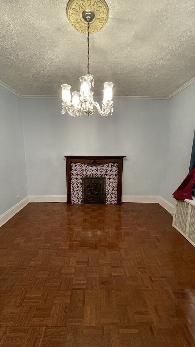 Building Photo - 19 S 6th St