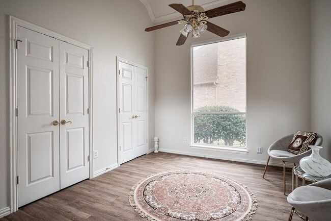 Building Photo - 7712 Lakecrest Cir