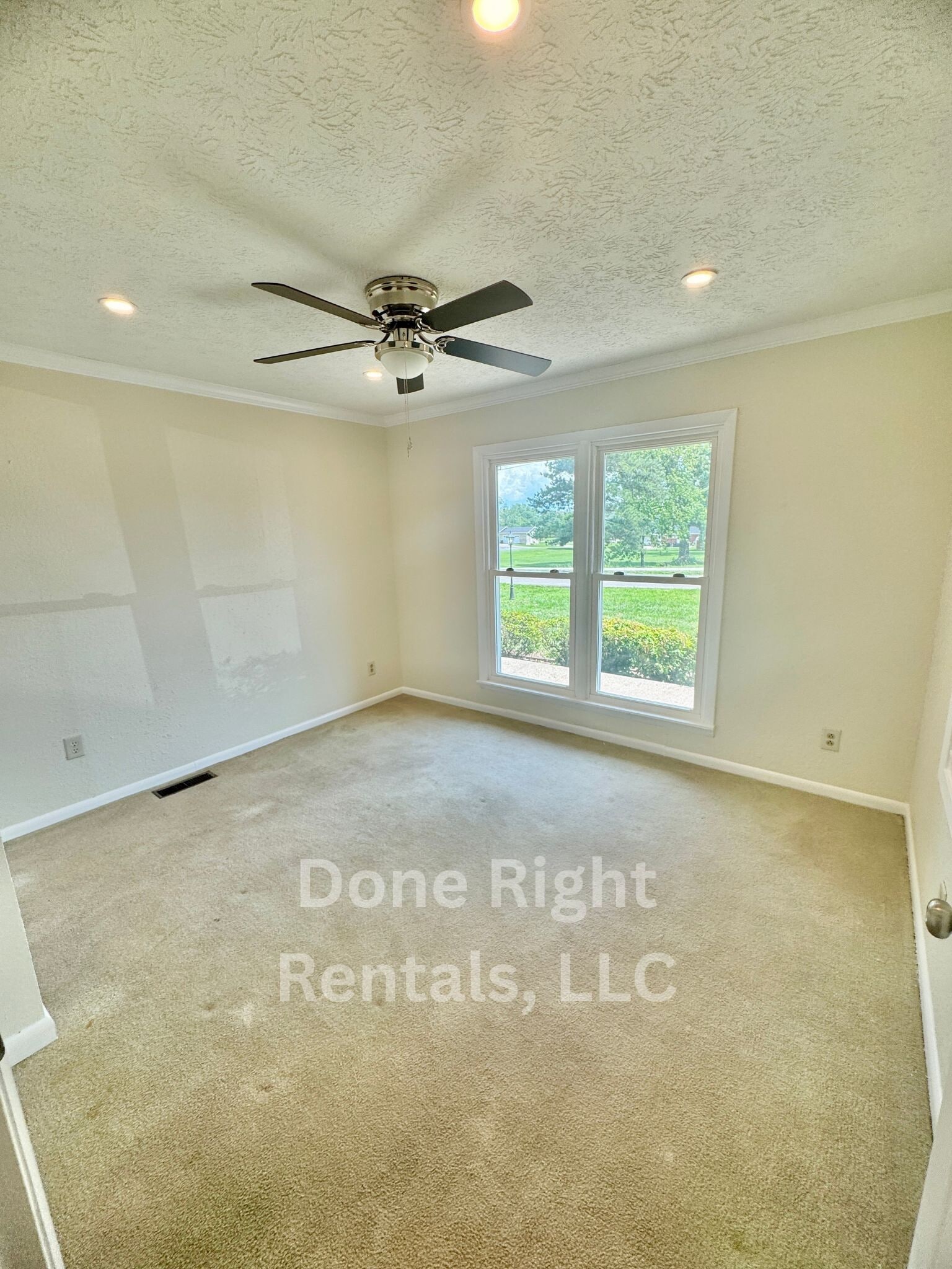 Building Photo - 388 E Noel Dr