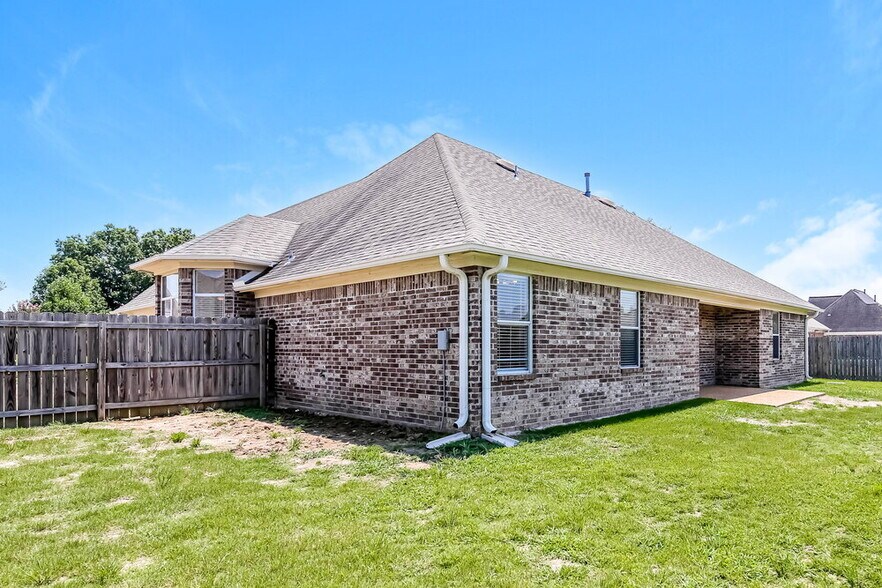 Building Photo - 4187 Destin Dr