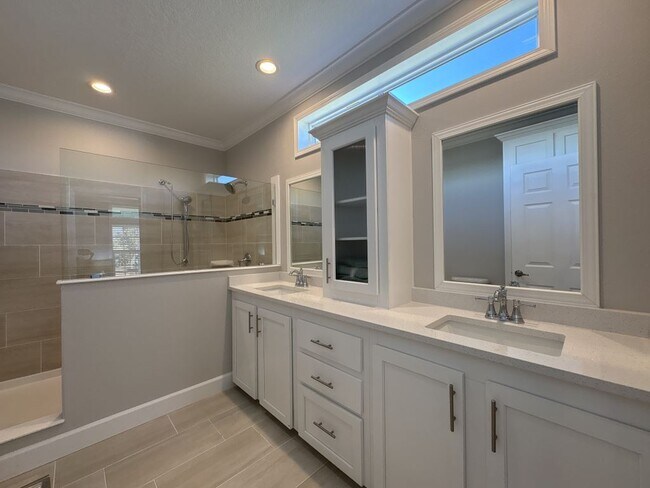 Building Photo - 736 Pirates Rest Rd