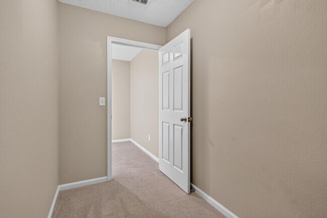 Building Photo - 13685 Goodson Pl
