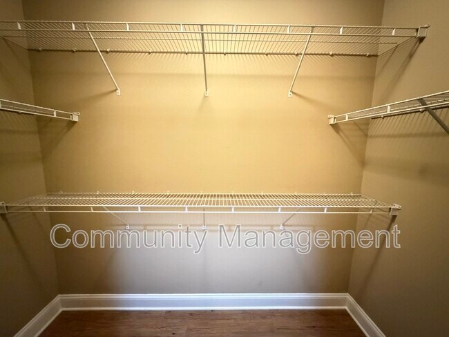 Building Photo - 809 Summer Breeze Dr