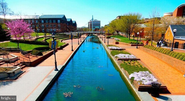 Building Photo - 35 E All Saints St