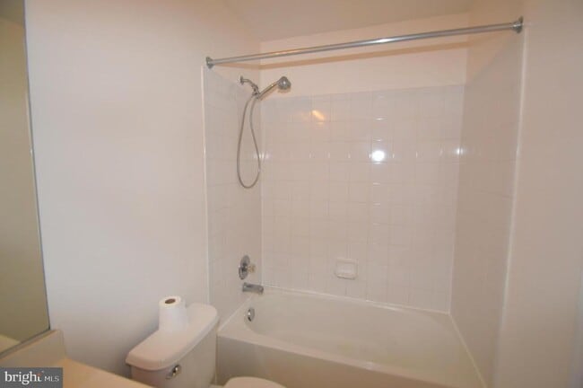 Building Photo - 42761 Hollingsworth Terrace