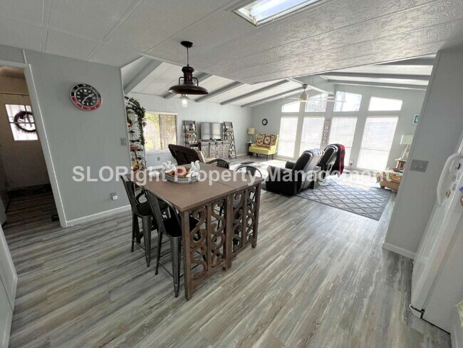 Building Photo - AVAILABLE SEPTEMBER - MOVE IN SPECIAL RATE- 55+ Community - 2 Bed / 2 Bath