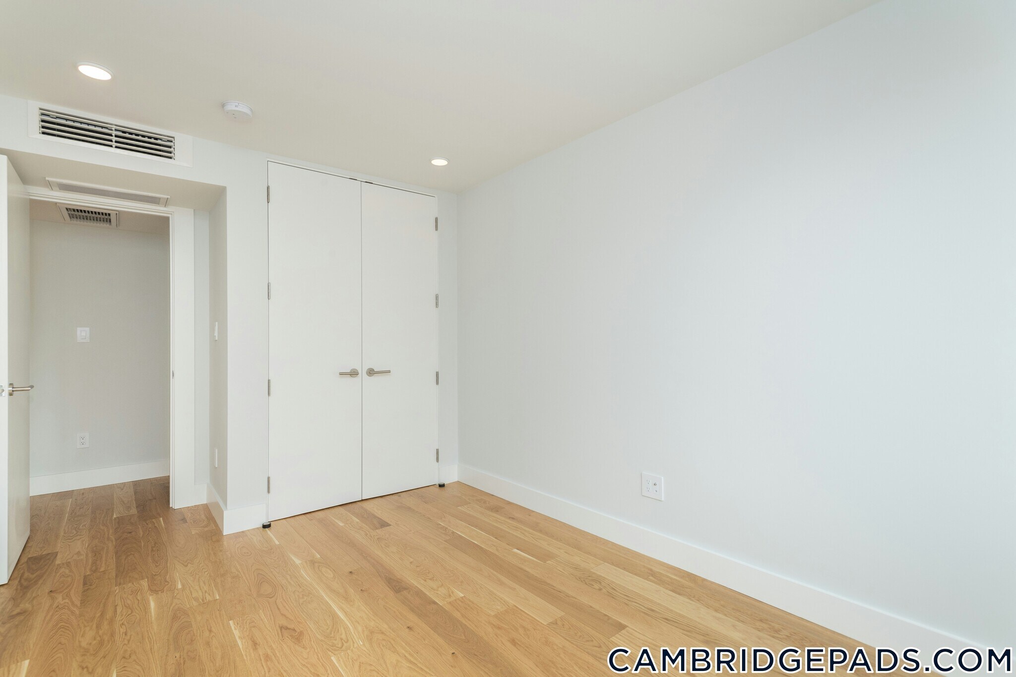 Building Photo - 334 Harvard St