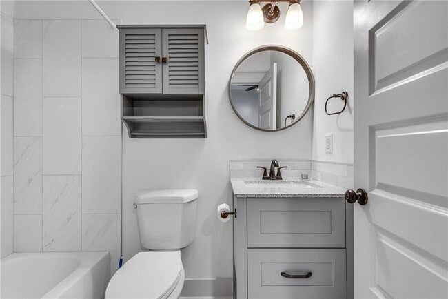 Building Photo - 3371 Dogwood Dr