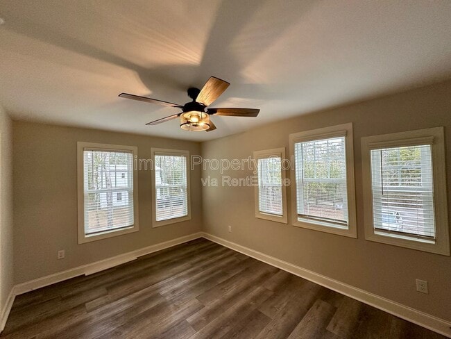 Building Photo - 70 Arlene Dr