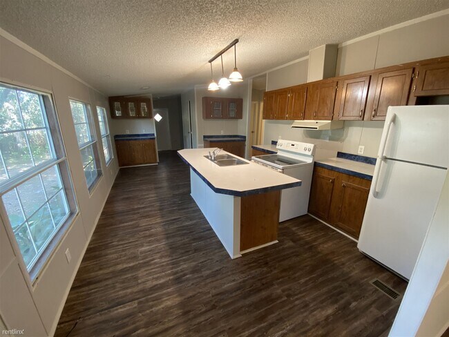 Building Photo - 3 br, 2 bath Mobile Home - 284 Pecan Grove...