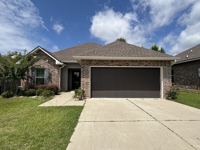 Primary Photo - Great Starter Home in Gated Community