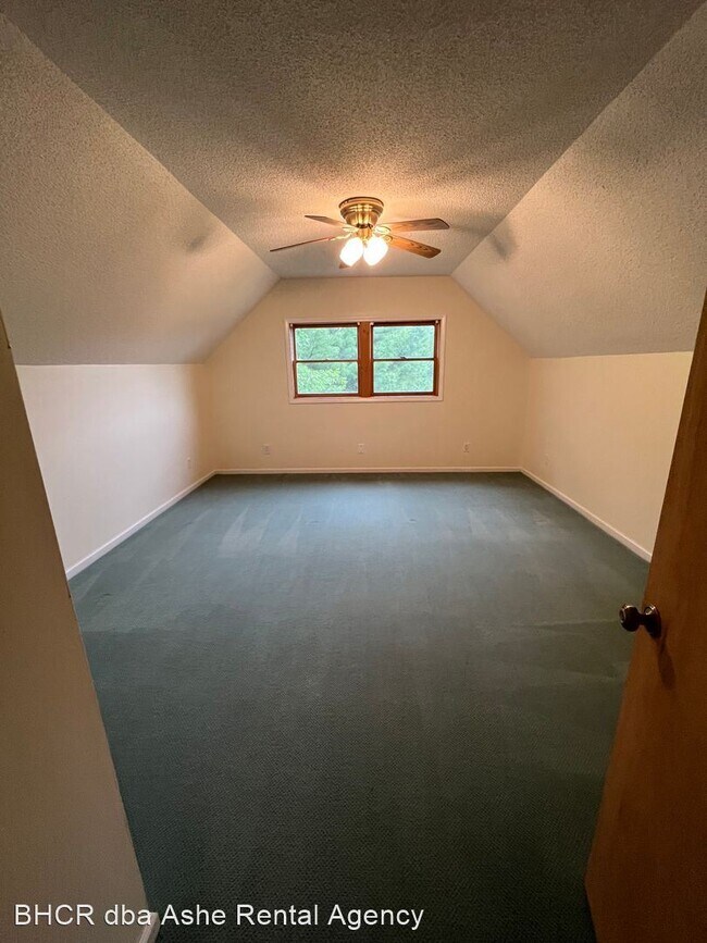 Building Photo - 2 br, 2 bath House - 326 Monticello Dr