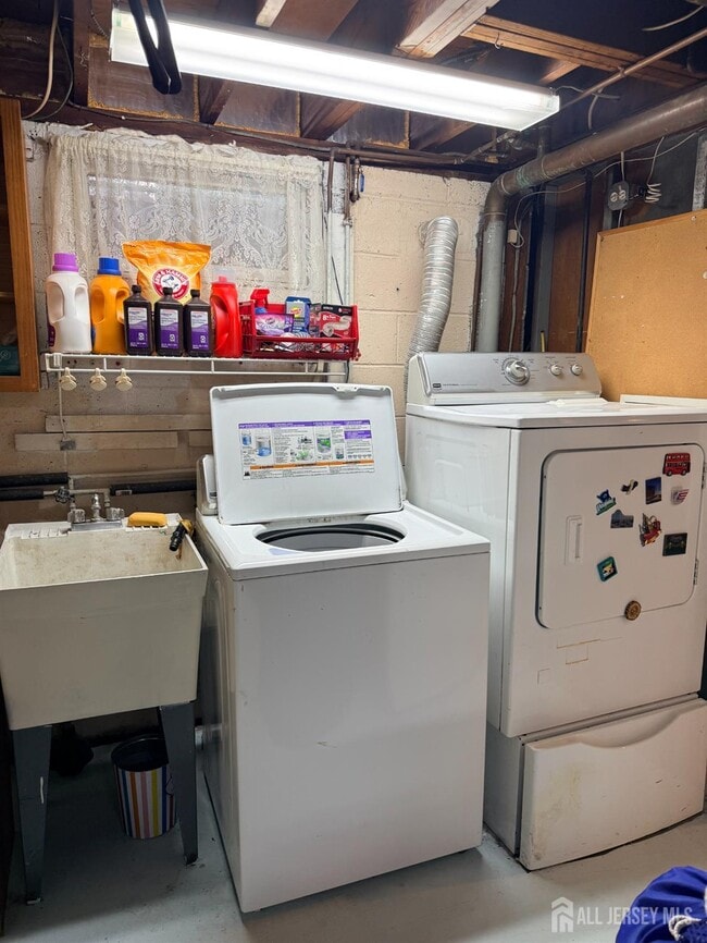 Building Photo - 27 Rector Ave