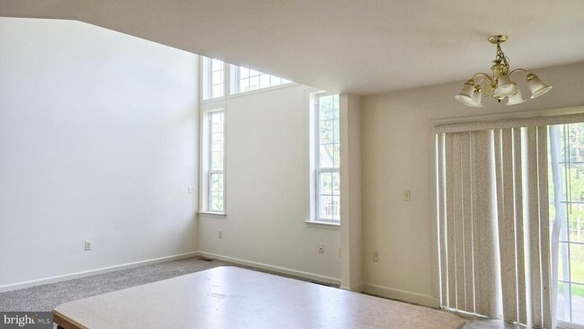 Building Photo - 1227 Cross Creek Dr