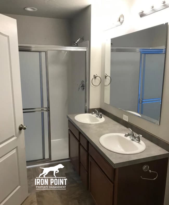 Building Photo - 3bed/2bath - Landscaping Included plus fenced yard, & two car garage.