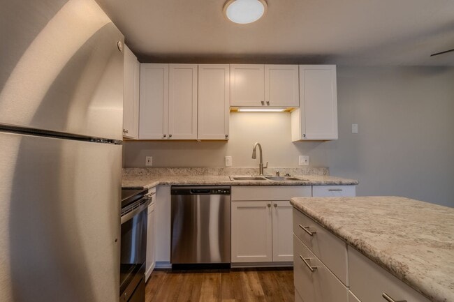 Building Photo - Live Where the City Comes Alive