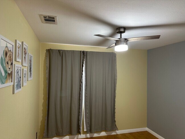 Building Photo - Single Story, Three Car Garage, Three Bedr...