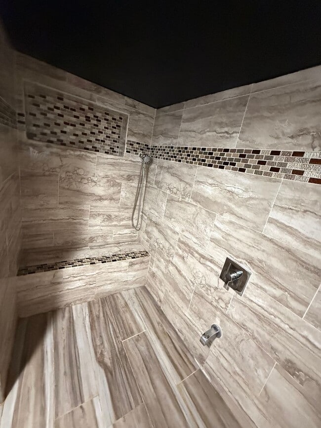 Building Photo - 4bd 1ba Home