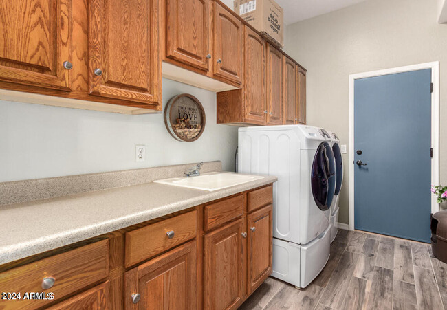 Building Photo - 20475 E Palomino Dr